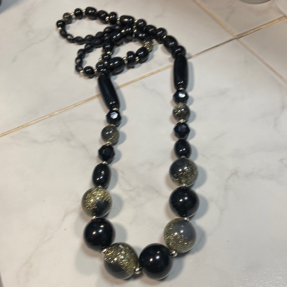 Vintage necklace. Long. Black and gold. Beautiful to dress up! 💕 45” EUC